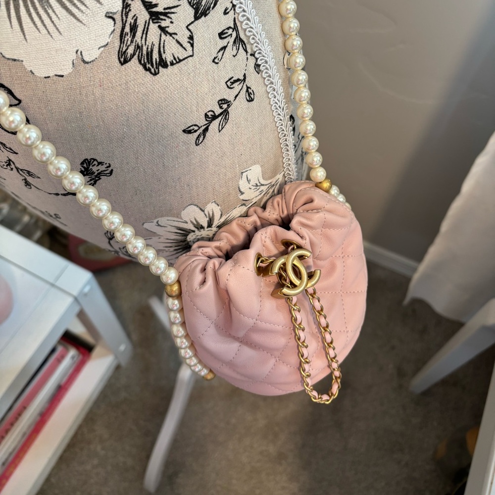 CHANEL Light Pink Quilted Mini Drawstring Bag with Pearl Chain. Never Used. - Picture 16 of 16
